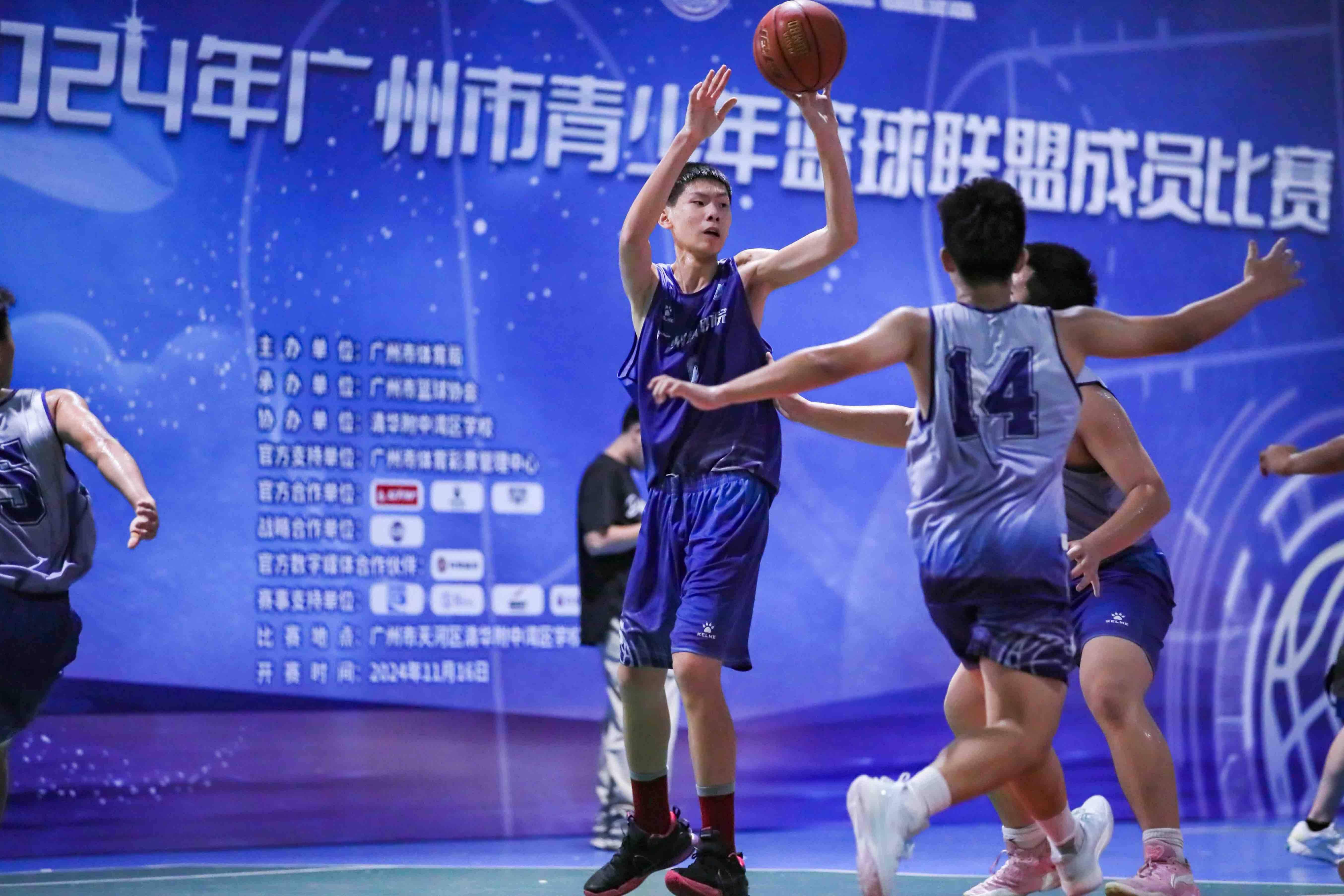 球员们为参加国际篮球赛事做好准备